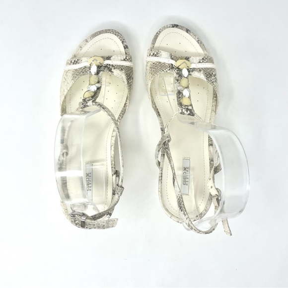 Stylish Snake Print Wedge Sandals - Picture 8 of 13